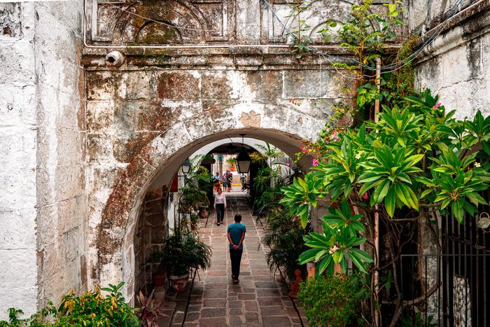 Philippines — Chinatown and Intramuros